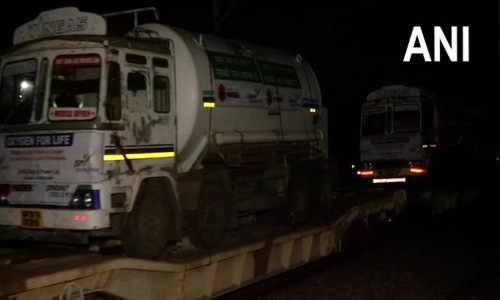 65 ടണ്‍ മെഡിക്കല്‍ ഓക്‌സിജനുമായി ആദ്യ ഓക്‌സിജന്‍ എക്‌സ്പ്രസ് ഡല്‍ഹിയില്‍