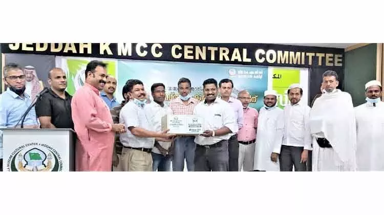 കെ.​എം.​സി.​സി ജി​ദ്ദ സെ​ൻ​ട്ര​ൽ ക​മ്മി​റ്റി റ​മ​ദാ​ൻ കി​റ്റ്​ വി​ത​ര​ണം തു​ട​ങ്ങി