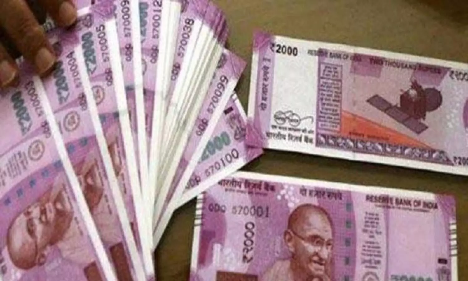 കുഴൽപണ തട്ടിപ്പ്​: സം​സ്ഥാ​ന നേ​താ​വി​ന് പ​ങ്കു​ള്ള​താ​യി സൂ​ച​ന; പ്രതിയുടെ വീട്ടിൽ ഒളിപ്പിച്ച 23 ലക്ഷം രൂപ കണ്ടെടുത്തു