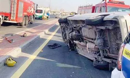 ട്ര​ക്​ അ​പ​ക​ട​ത്തി​ൽ അ​ഞ്ചു പേ​ർ​ക്ക്​ പ​രി​ക്ക്​