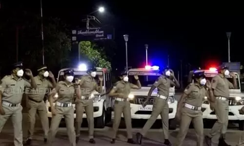 കാക്കി കുപ്പായത്തിനുള്ളിലെ കലാകാരന്മാർ വേറെ ലെവലാ- കേരള പൊലീസിന്‍റെഎൻജായ്​ എൻചാമി പാരഡി വൈറൽ