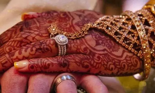 അനുവദിച്ചതിനേക്കാൾ പത്തിരട്ടിയാളുകൾ മകളുടെ വിവാഹ വേദിയിൽ​; പിതാവിന്​  50,000 രൂപയിട്ട്​ അധികൃതർ