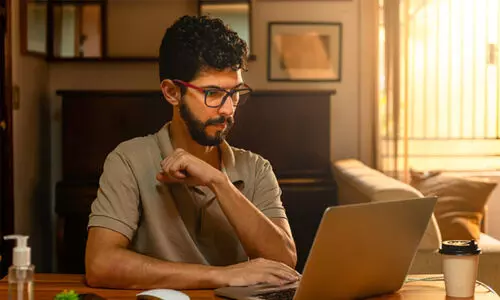 വർക്ക്​ ഫ്രം ഹോം അല്ലെ, വീടിനെ ഓഫീസാക്കു​േമ്പാൾ ശ്രദ്ധിക്കേണ്ടത്​