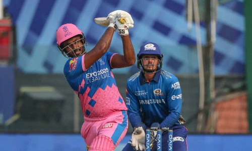 കുതിച്ചിരുന്ന രാജസ്ഥാനെ കിതപ്പിച്ച്​ ബുംറ, ഫോം തുടർന്ന്​ തുടർന്ന്​ സഞ്​ജു; മുംബൈക്ക്​ ജയിക്കാൻ 172