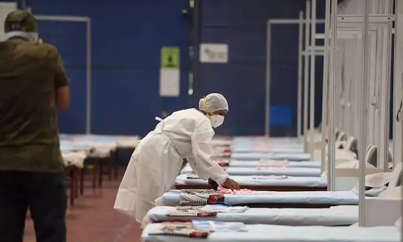 ഭർത്താവ് കോവിഡ് ബാധിച്ചു മരിച്ചതിന് പിന്നാലെ അധ്യാപിക ആത്മഹത്യ ചെയ്തു ഭർത്താവ് കോവിഡ് ബാധിച്ചു മരിച്ചതിന് പിന്നാലെ അധ്യാപിക ആത്മഹത്യ ചെയ്തു