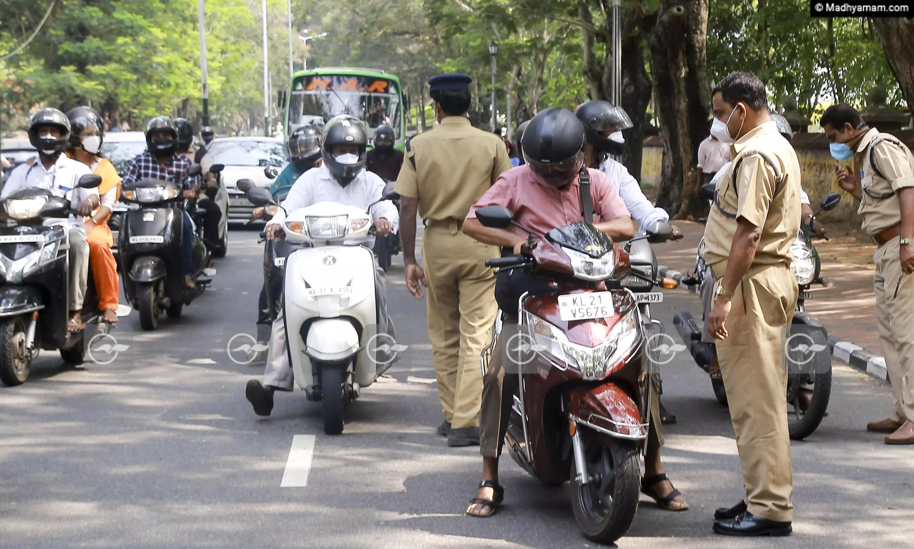 മെയ്​ നാല്​ മുതൽ ഒമ്പത്​ വരെ സംസ്ഥാനത്ത്​ കടുത്ത നിയന്ത്രണങ്ങൾ