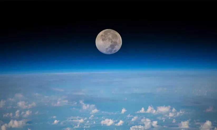 ബഹിരാകാശത്തുവെച്ച്​ പകർത്തിയ സൂപ്പർ മൂൺ ചിത്രങ്ങൾ പങ്കുവെച്ച്​ ഐ.എസ്​.എസ്; മനോഹരമെന്ന്​ നെറ്റിസൺസ്​