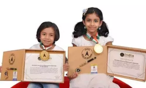 മലയാളി സഹോദരങ്ങൾ ഇന്ത്യ ബുക്ക് ഓഫ് റെക്കോഡ്സിൽ മലയാളി സഹോദരങ്ങൾ ഇന്ത്യ ബുക്ക് ഓഫ് റെക്കോഡ്സിൽ