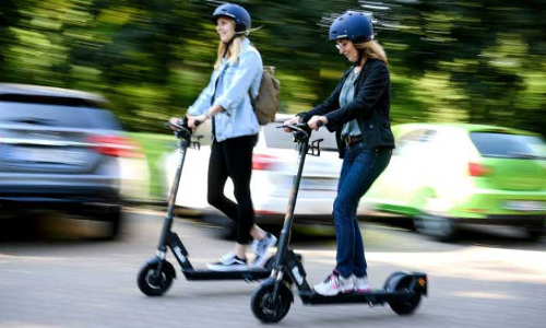 പാ​ർ​ക്കു​ക​ളി​ൽ ഇ​നി ഇ​ല​ക്ട്രി​ക് സ്‌​കൂ​ട്ട​റു​ക​ൾ വേ​ണ്ട