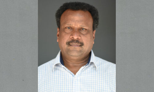 വി. ​മു​ഹ​മ്മ​ദ​ലി വി​ര​മി​ച്ചു