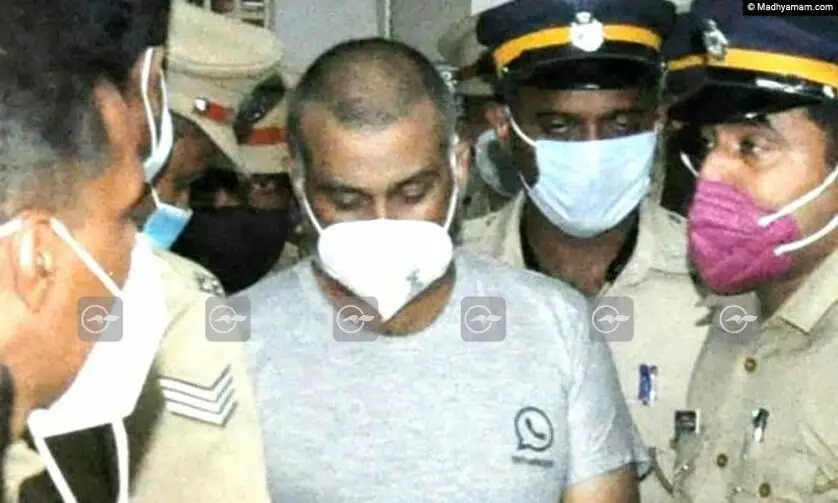 സ​നു മോ​ഹ​ൻ നാ​ല് ദി​വ​സം​കൂ​ടി ക​സ്​​റ്റ​ഡി​യി​ൽ