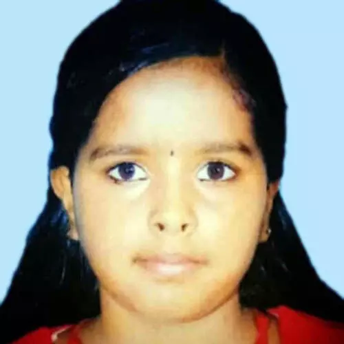 വി​ദ്യാ​ർ​ഥി​നി കു​ള​ത്തി​ൽ മു​ങ്ങി​മ​രി​ച്ചു