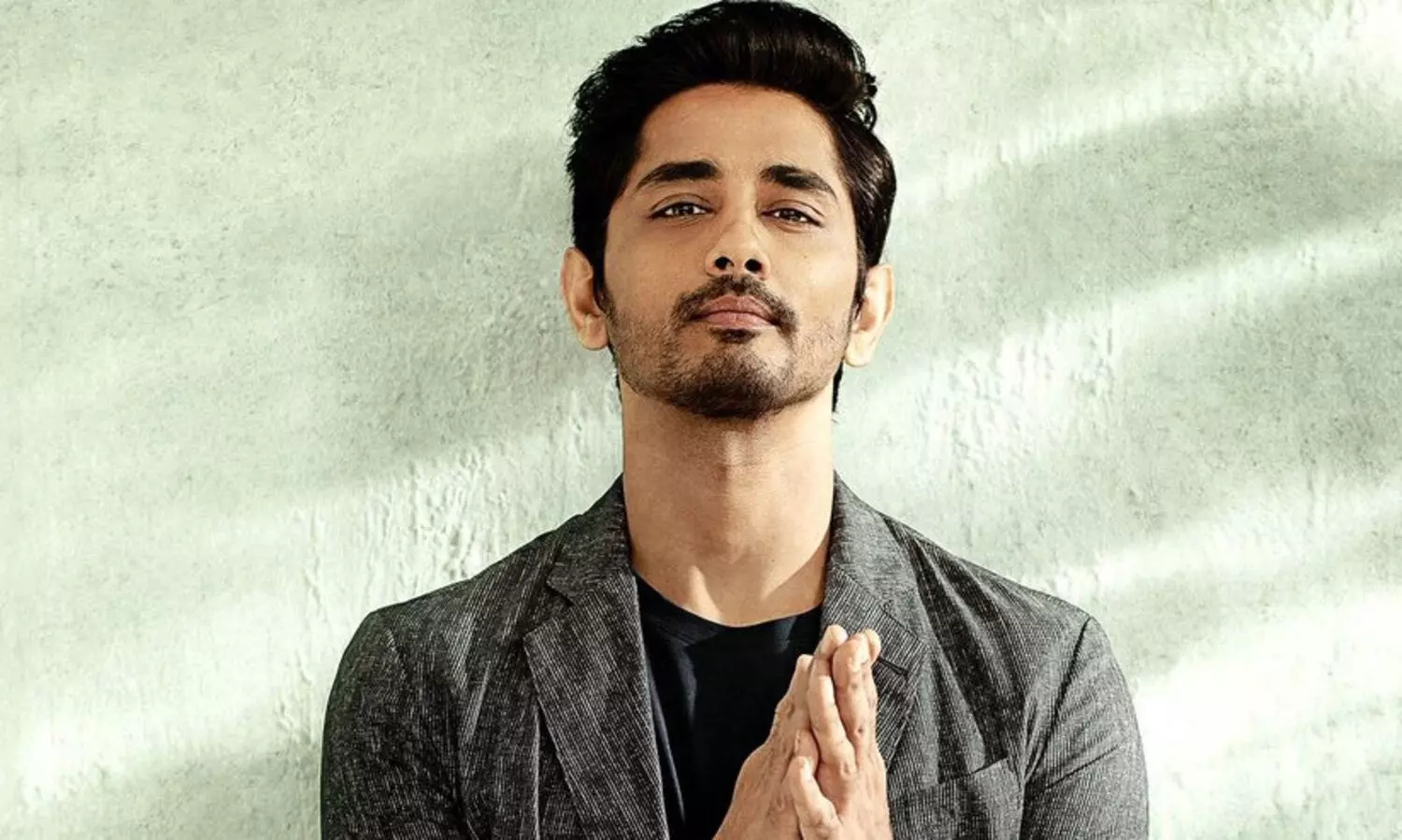 ജനങ്ങൾക്കുള്ള വാക്​സിൻ എവിടെ..? ചോദ്യ ശരങ്ങളുമായി കേന്ദ്ര സർക്കാരിനെ വിടാതെ സിദ്ധാർഥ്​