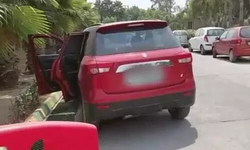 Woman Dies In Car Outside Noida Hospital, Gasping, Unable To Find Bed