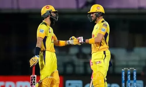 അടിയോടടി, ബുംറക്കും നന്നായി കിട്ടി; മുംബൈയുടെ വയറുനിറച്ച്​ ചെന്നൈ