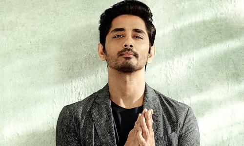 ജനങ്ങൾക്കുള്ള വാക്​സിൻ എവിടെ..? ചോദ്യ ശരങ്ങളുമായി കേന്ദ്ര സർക്കാരിനെ വിടാതെ സിദ്ധാർഥ്​