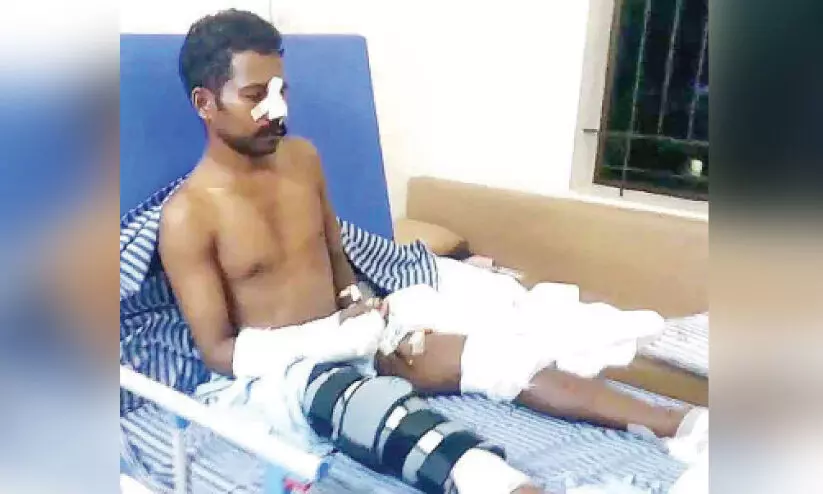 മനോജിന് വേണം സുമനസുകളുടെ കൈത്താങ്ങ്; ചികിത്സാസഹായ നിധി രൂപവത്കരിച്ചു മനോജിന് വേണം സുമനസുകളുടെ കൈത്താങ്ങ്; ചികിത്സാസഹായ നിധി രൂപവത്കരിച്ചു