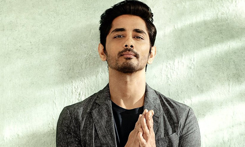 ജനങ്ങൾക്കുള്ള വാക്സിൻ എവിടെ..? ചോദ്യ ശരങ്ങളുമായി കേന്ദ്ര സർക്കാരിനെ വിടാതെ സിദ്ധാർഥ് ജനങ്ങൾക്കുള്ള വാക്സിൻ എവിടെ..? ചോദ്യ ശരങ്ങളുമായി കേന്ദ്ര സർക്കാരിനെ വിടാതെ സിദ്ധാർഥ്