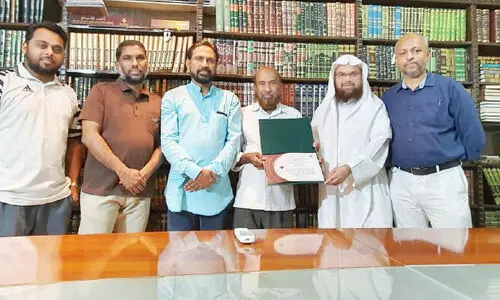 തെക്കത്ത് അബൂബക്കറിന്​ യാത്രയയപ്പ്​