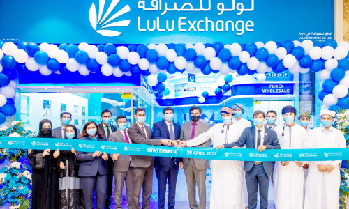 ലു​ലു എ​ക്​​സ്​​ചേ​ഞ്ച്​ റൂ​വി ബ്രാ​ഞ്ച്​ ലു​ലു സൂ​ഖി​ൽ ആ​രം​ഭി​ച്ചു