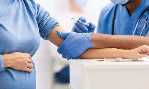 വി​ശ​ദീ​ക​ര​ണ​വു​മാ​യി ആ​രോ​ഗ്യ മ​ന്ത്രാ​ല​യം: കോ​വി​ഡ്​ വാ​ക്​​സി​ൻ: ഗ​ർ​ഭി​ണി​ക​ൾ​ക്കും മു​ല​യൂ​ട്ടു​ന്ന​വ​ർ​ക്കും ആ​ശ​ങ്ക വേ​ണ്ട