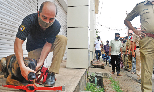 കണ്ണൂര്‍ മാര്‍ക്കറ്റിലെ കടകളില്‍ മോഷണ ശ്രമം