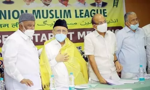 ഇടത് കൊടുങ്കാറ്റിൽ ലീഗ് കോട്ടകളും ഇളകി; മലപ്പുറത്തും കാസർകോട്ടും ആശ്വാസം ഇടത് കൊടുങ്കാറ്റിൽ ലീഗ് കോട്ടകളും ഇളകി; മലപ്പുറത്തും കാസർകോട്ടും ആശ്വാസം