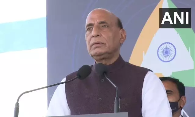 ബംഗാളിലെ തൃണമൂൽ കോൺഗ്രസിന്‍റെ വിജയത്തിന്​... ... ബംഗാളിൽ​ തൃണമൂൽ, നന്ദിഗ്രാമിൽ മമതക്ക്​ തോൽവി; ത​മി​ഴ​കത്ത്​ സ്​റ്റാലിൻ