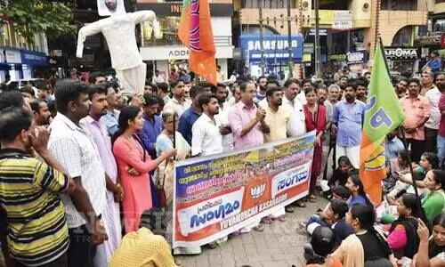 യു.​ഡി.​എ​ഫ്​, എ​ൻ.​ഡി.​എ​ ആ​ചാ​ര സംരക്ഷണം പാളി;  ആശ്വാസത്തിൻ മേൽ വിശ്വാസമർപ്പിച്ച്​ ജനം