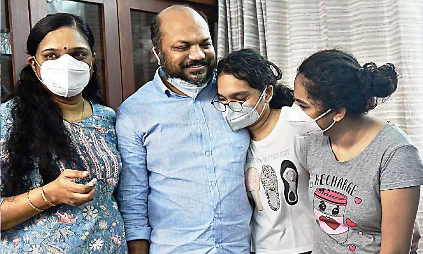 ഇടതുമനസ്സ് തെളിയിച്ച് മധ്യകേരളം ഇടതുമനസ്സ് തെളിയിച്ച് മധ്യകേരളം