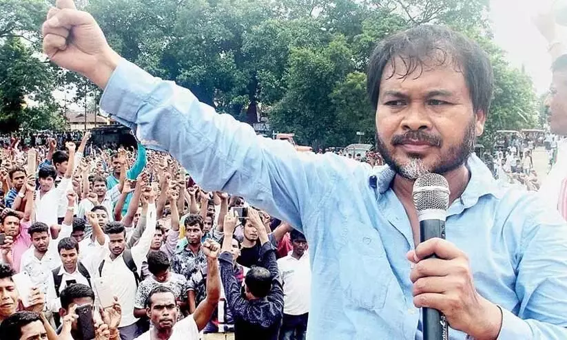 ജയിലിൽനിന്ന് പടപൊരുതി; ആക്ടിവിസ്റ്റ് അഖിൽ ഗൊഗോയ്ക്ക് പോരാട്ട വിജയം ജയിലിൽനിന്ന് പടപൊരുതി; ആക്ടിവിസ്റ്റ് അഖിൽ ഗൊഗോയ്ക്ക് പോരാട്ട വിജയം