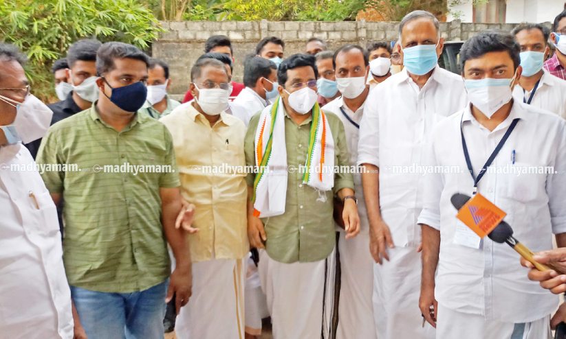 കോഴിക്കോട്ട് ലീഗിന് ഉത്തരത്തിലുള്ളത് കിട്ടി; കക്ഷത്തുള്ളത് പോയി കോഴിക്കോട്ട് ലീഗിന് ഉത്തരത്തിലുള്ളത് കിട്ടി; കക്ഷത്തുള്ളത് പോയി