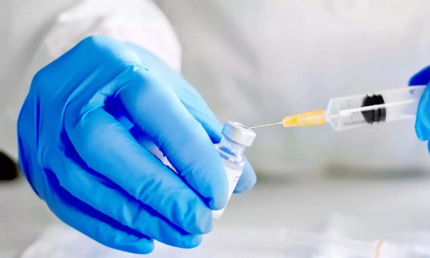 കേരളത്തിനാവശ്യമായ വാക്​സിൻ എപ്പോൾ ലഭ്യമാക്കാനാവുമെന്ന്​ കേന്ദ്രത്തോട്​ ഹൈകോടതി