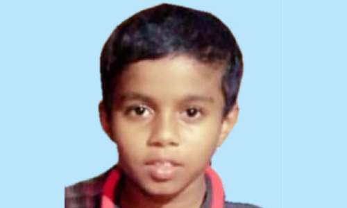 സാ​രി ക​ഴു​ത്തി​ൽ കു​ടു​ങ്ങി ഒ​മ്പ​ത് വ​യ​സ്സു​കാ​ര​ൻ മ​രി​ച്ചു