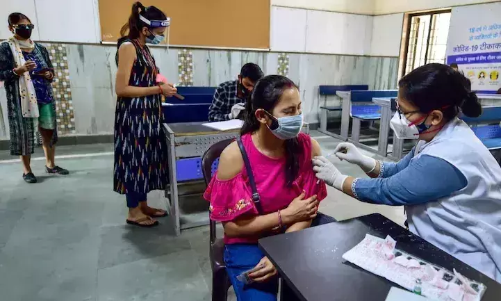 രാജ്യത്തെ ഭൂരിപക്ഷം ജില്ലകളിലും 10 ശതമാനം ജനങ്ങൾക്ക്​ പോലും വാക്​സിൻ നൽകിയില്ലെന്ന്​ കണക്കുകൾ