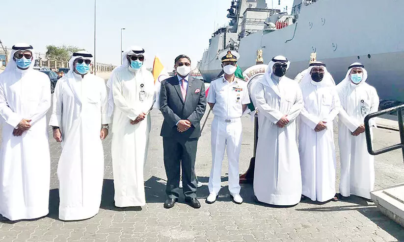 മെഡിക്കൽ സാമഗ്രികൾ കൊണ്ടുപോകാൻ ഇന്ത്യൻ കപ്പൽ കുവൈത്തിലെത്തി മെഡിക്കൽ സാമഗ്രികൾ കൊണ്ടുപോകാൻ ഇന്ത്യൻ കപ്പൽ കുവൈത്തിലെത്തി