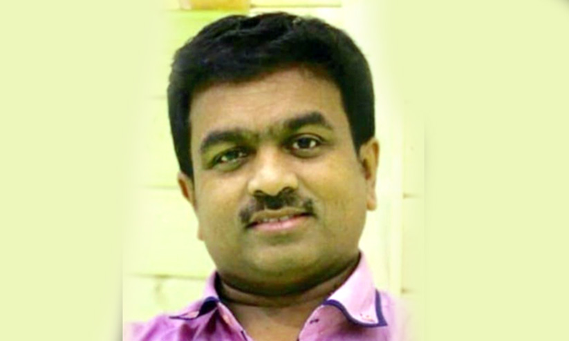 ഗൃ​ഹാ​തു​ര​ത്വം പേ​റു​ന്ന മു​ത്താ​ഴ രാ​വു​ക​ൾ