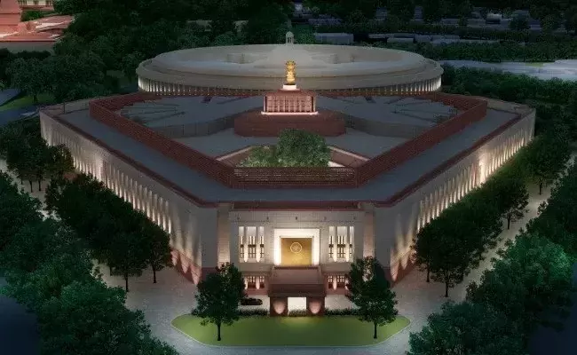 സെൻട്രൽ വിസ്റ്റ പദ്ധതിക്കെതിരായ ഹരജി കേൾക്കാമെന്ന് സുപ്രീംകോടതി സെൻട്രൽ വിസ്റ്റ പദ്ധതിക്കെതിരായ ഹരജി കേൾക്കാമെന്ന് സുപ്രീംകോടതി