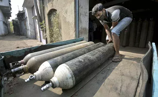 കോവിഡ്​ പ്രതിരോധ മരുന്നുകളുടെയും ഉപകരണങ്ങളുടേയും നികുതി ഒഴിവാക്കാതെ കേന്ദ്രം; പ്രതിഷേധം ശക്​തം