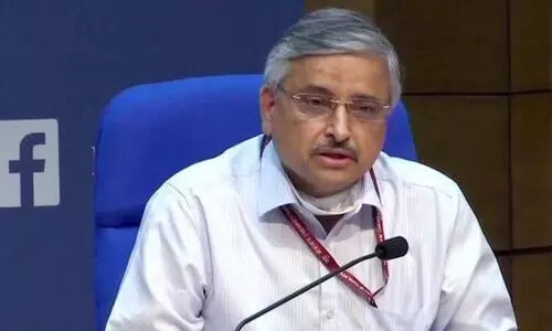 വൈറസ്​ രൂപം മാറുന്നു; വാക്​സിനെടുത്തവർ മാസ്​കും​ സാമൂഹിക അകലവും തുടരണം -എയിംസ്​ മേധാവി