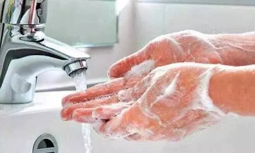 കൈ​ക​ൾ അ​ണു​മു​ക്ത​മാ​ക്ക​ൽ കാ​മ്പ​യി​ൻ ആ​രം​ഭി​ച്ചു