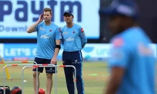 ഐ.പി.എൽ നിർത്തി; മുംബൈ താരങ്ങളെ ചാർട്ടർ വിമാനങ്ങളിൽ നാട്ടിലെത്തിക്കാൻ ഉടമകളായ റിലയൻസ്​; മറ്റു ടീമുകൾക്കും സഹായ വാഗ്​ദാനം