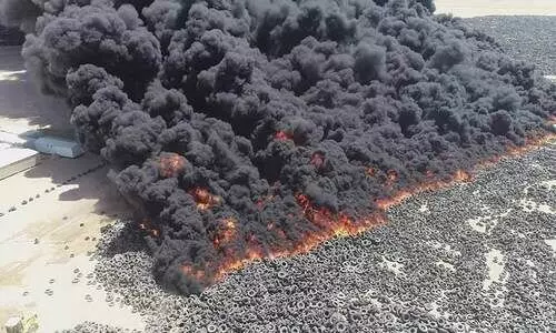 ട​യ​ർ കൂ​മ്പാ​ര​ങ്ങ​ളി​ലെ തീ​പി​ടി​ത്തം; പ​രി​ഹാ​രം   തേ​ടി അ​ധി​കൃ​ത​ർ