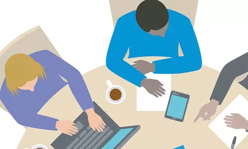 ബ​ഹ്​​റൈ​ൻ യൂ​റോ​പ്യ​ൻ യൂ​നി​യ​ൻ പ്ര​തി​നി​ധി​യു​മാ​യി   വി​ദേ​ശ​കാ​ര്യ​മ​ന്ത്രി ച​ർ​ച്ച ന​ട​ത്തി