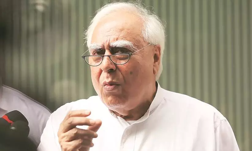 കോണ്‍ഗ്രസിന്റെ തോല്‍വി നേതൃത്വം പരിശോധിക്കണം -കപില്‍ സിബല്‍