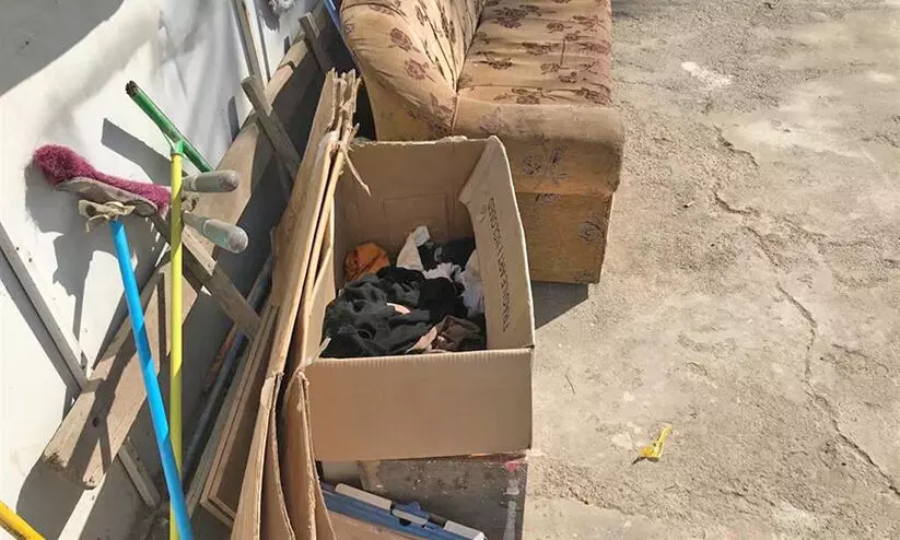 പു​റം​സ്​​ഥ​ല​ങ്ങ​ളി​ൽ കൊ​ല്ല​പ്പ​ണി, ആ​ശാ​രി​പ്പ​ണി പാ​ടി​ല്ല