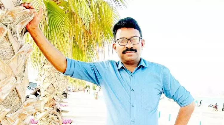 ആയത്തുല് കുര്സിയ്യ് കാവ്യാവിഷ്കാരവുമായി പ്രവാസി മലയാളി ആയത്തുല് കുര്സിയ്യ് കാവ്യാവിഷ്കാരവുമായി പ്രവാസി മലയാളി