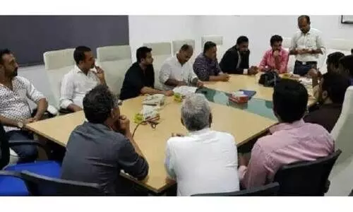 ദു​രി​ത​കാ​ല​ത്ത് അം​ഗ​ങ്ങ​ളെ ചേ​ർ​ത്തു​പി​ടി​ച്ച് ക്രെ​സ​ൻ​റ്​