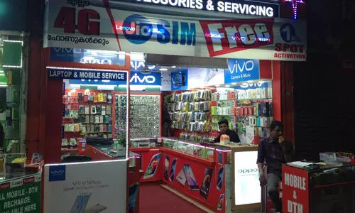 അവശ്യ സർവിസല്ല; മൊബൈൽ കടകൾ അടച്ചപ്പോൾ ശ്വാസംമുട്ടി ജനം