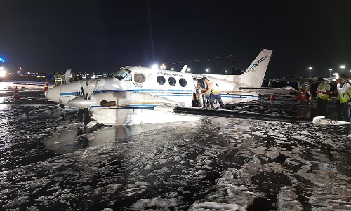 രോഗിയുമായി പറന്നുയർന്ന എയർ ആംബുലൻസിൻന്‍റെ ചക്രം ഊരിത്തെറിച്ചു; അപകടമൊഴിവാക്കി മുംബൈയിൽ ബെല്ലി ലാൻഡിങ്​- വിഡിയോ കാണാം